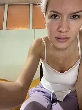 Snapshot of Keylili chatting on 02-02-25, 05:58 Keylili online show from 02-02-25, 05:58