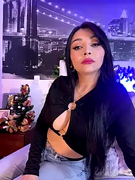 Snapshot of KateLatorre chatting on 12-04-24, 10:24 KateLatorre online show from 12-04-24, 10:24