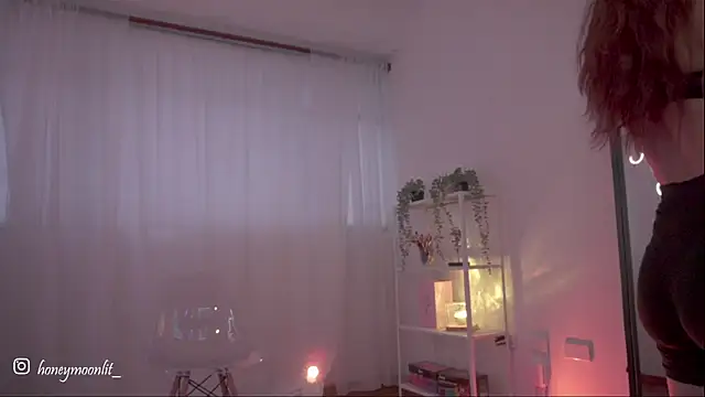 Snapshot of HannaMoom chatting on 10-01-25, 10:46 HannaMoom online show from 10-01-25, 10:46
