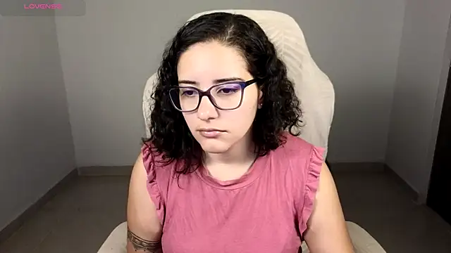Snapshot of blue__moon_ chatting on 09-12-25, 11:26 blue moon online show from 09-12-25, 11:26