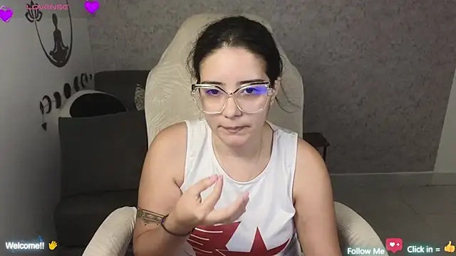 Snapshot of blue__moon_ chatting on 03-17-25, 02:08 blue moon online show from 03-17-25, 02:08