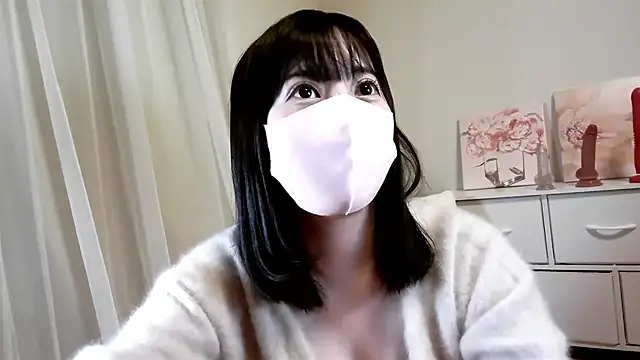 Snapshot of MOMO_ROSE chatting on 09-20-25, 12:10 MOMO ROSE online show from 09-20-25, 12:10