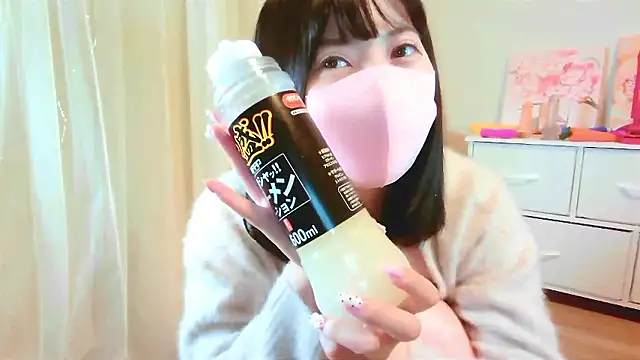 Snapshot of MOMO_ROSE chatting on 09-22-25, 08:15 MOMO ROSE online show from 09-22-25, 08:15