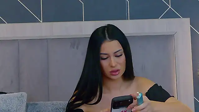 EmyLaveau online show from 02-12-26, 06:35