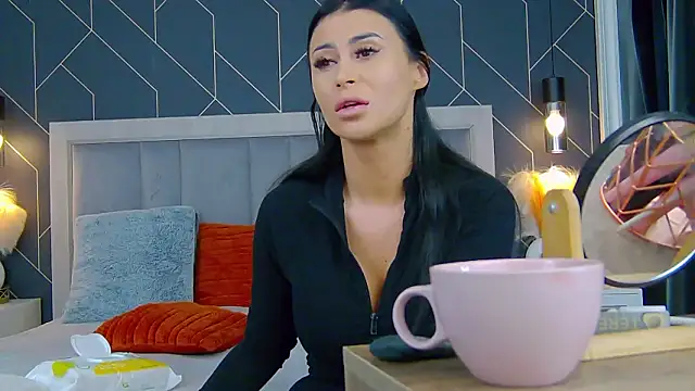 EmyLaveau online show from 03-17-26, 05:43