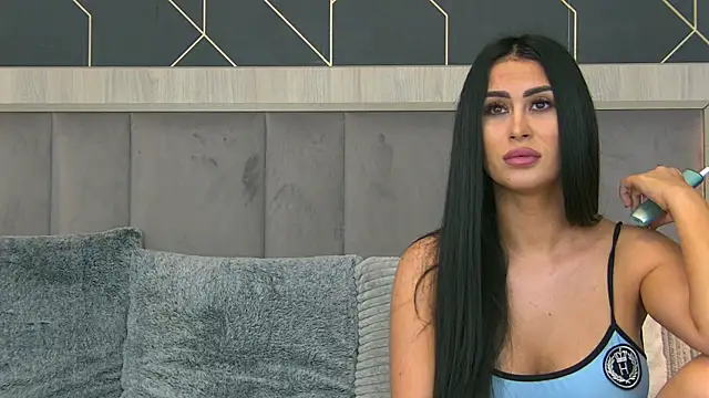 EmyLaveau online show from 03-26-26, 06:11