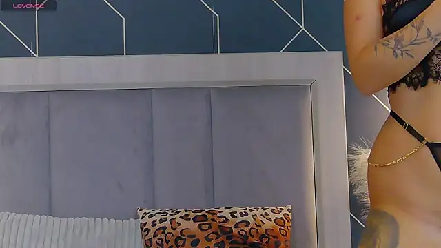 EmyLaveau online show from 10-14-25, 05:41