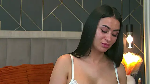 EmyLaveau online show from 04-20-26, 05:21