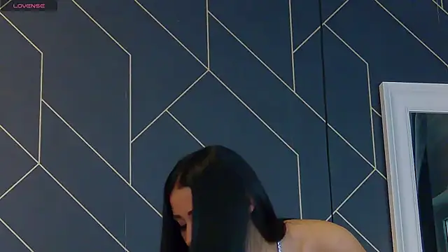 EmyLaveau online show from 11-06-25, 06:17