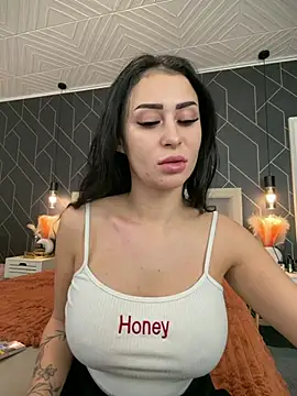 EmyLaveau online show from 01-13-26, 06:17