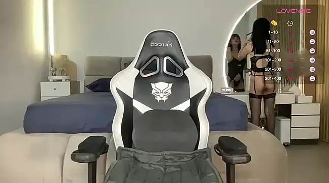 Snapshot of Rogueblaze chatting on 03-01-25, 12:28 Rogueblaze online show from 03-01-25, 12:28