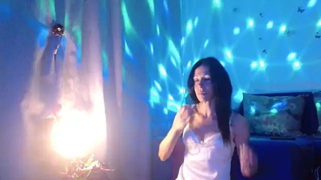 ElysaSun online show from 10-11-25, 04:52