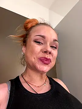 Snapshot of PennyPrincess chatting on 10-28-25, 02:49 PennyPrincess online show from 10-28-25, 02:49