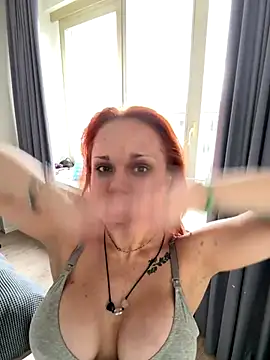 Snapshot of PennyPrincess chatting on 09-22-25, 02:23 PennyPrincess online show from 09-22-25, 02:23