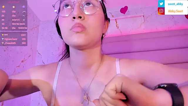 Snapshot of Abby_Sweet1_ chatting on 03-09-25, 05:49 Abby Sweet1  online show from 03-09-25, 05:49