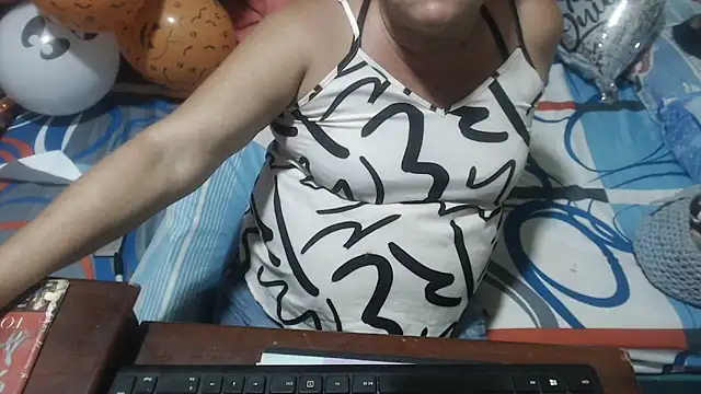 Snapshot of selenax2023 chatting on 10-04-25, 01:18 selenax2023 online show from 10-04-25, 01:18