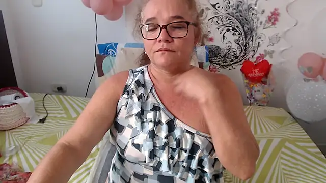 Snapshot of selenax2023 chatting on 02-25-25, 02:04 selenax2023 online show from 02-25-25, 02:04
