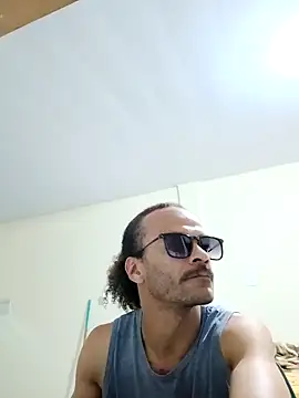 Snapshot of JamesQuaresma chatting on 01-23-25, 10:44 JamesQuaresma online show from 01-23-25, 10:44