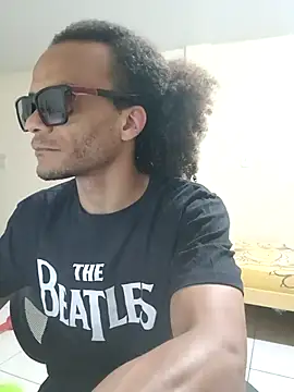 Snapshot of JamesQuaresma chatting on 03-10-25, 03:01 JamesQuaresma online show from 03-10-25, 03:01