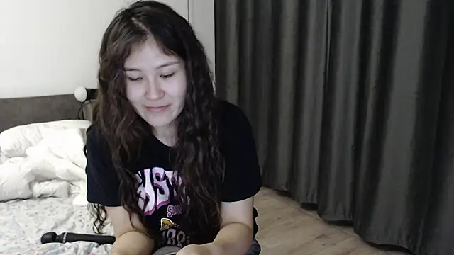 Snapshot of Riz_girl chatting on 09-14-25, 02:17 Riz girl online show from 09-14-25, 02:17