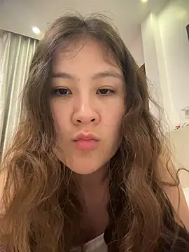 Riz girl online show from 05-26-26, 05:22