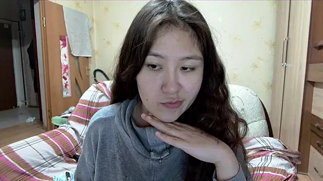 Riz girl online show from 04-20-26, 03:46