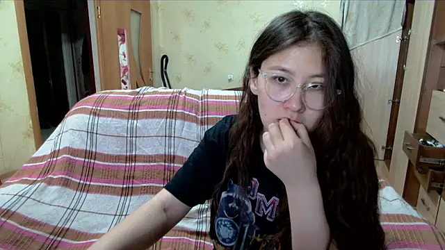 Riz girl online show from 04-05-26, 11:39