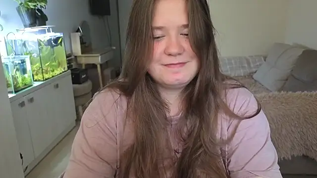 remirann  online show from 10-06-25, 11:33