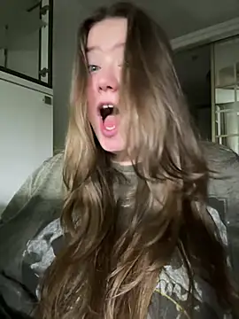 remirann  online show from 12-19-24, 07:51