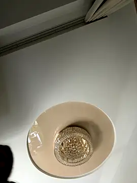 remirann  online show from 10-10-25, 05:25