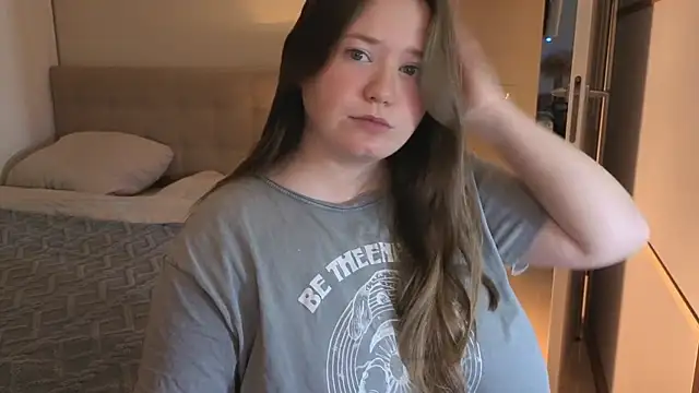 remirann  online show from 10-20-25, 03:01