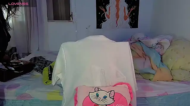 kiarybell   online show from 04-11-26, 08:23