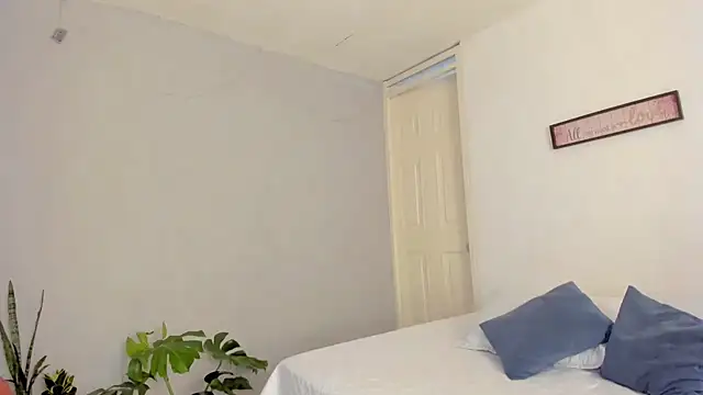 rosaaliiaa1 online show from 01-09-26, 03:30