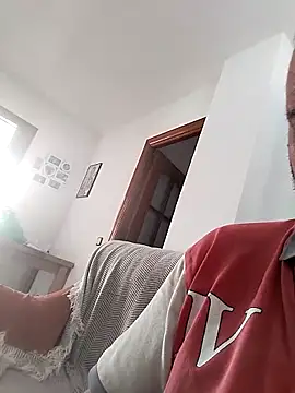 juandi21cm online show from 11-18-25, 03:26