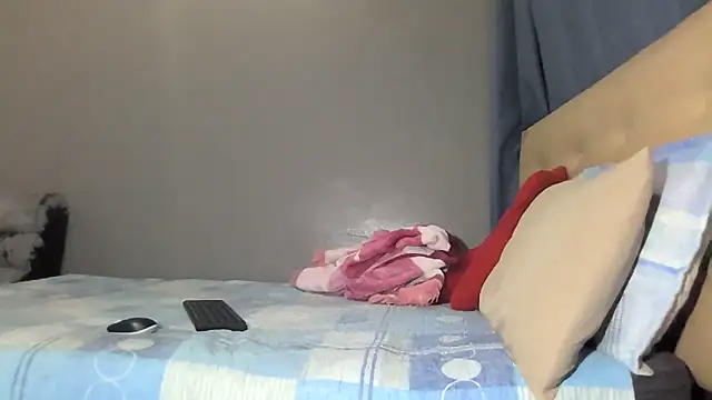 Sweetslender online show from 06-17-26, 07:30