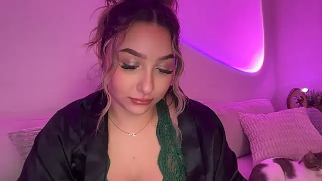 Snapshot of lustfulsmiles chatting on 02-17-26, 01:41 lustfulsmiles online show from 02-17-26, 01:41