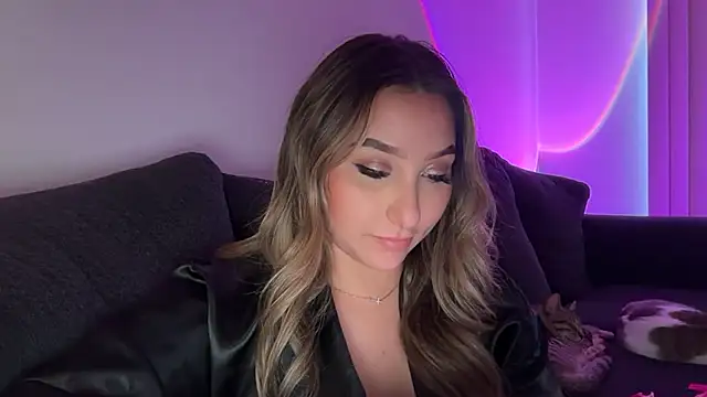 Snapshot of lustfulsmiles chatting on 02-13-26, 04:07 lustfulsmiles online show from 02-13-26, 04:07