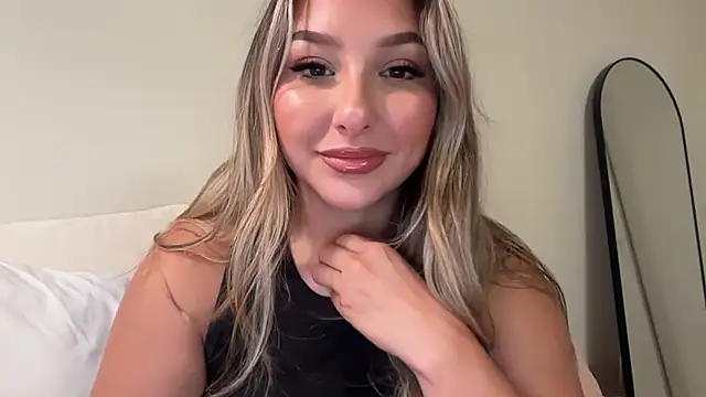 Snapshot of lustfulsmiles chatting on 09-24-25, 11:50 lustfulsmiles online show from 09-24-25, 11:50