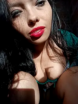 Snapshot of Melanymartinez105 chatting on 09-20-25, 10:15 Melanymartinez105 online show from 09-20-25, 10:15