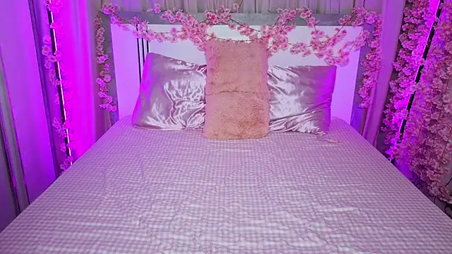 LilyStarlight online show from 06-04-26, 03:44