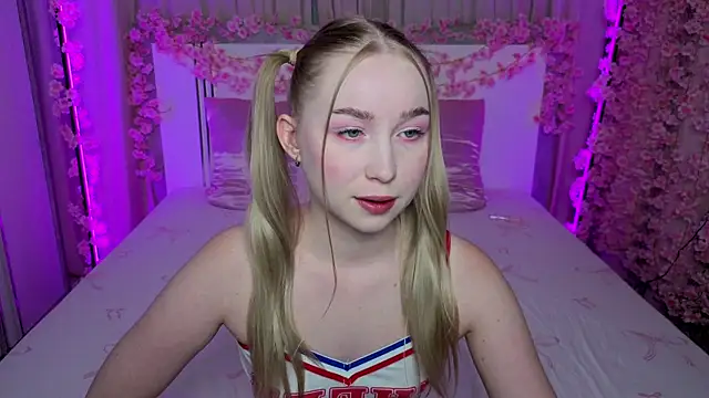 LilyStarlight online show from 06-26-26, 03:45