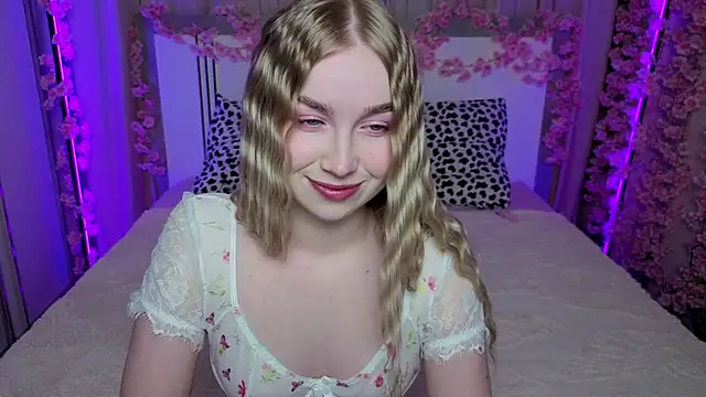 LilyStarlight online show from 05-04-26, 03:43