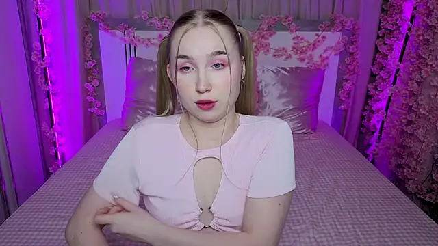 LilyStarlight online show from 06-05-26, 06:52