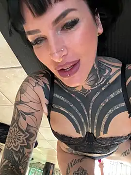 Snapshot of InkedBiitch chatting on 03-12-25, 07:02 InkedBiitch online show from 03-12-25, 07:02