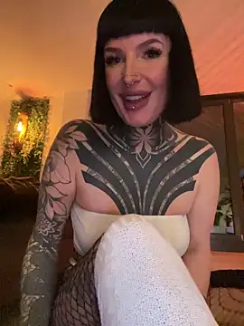 Snapshot of InkedBiitch chatting on 03-01-25, 08:21 InkedBiitch online show from 03-01-25, 08:21