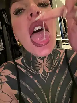 Snapshot of InkedBiitch chatting on 02-03-25, 07:00 InkedBiitch online show from 02-03-25, 07:00