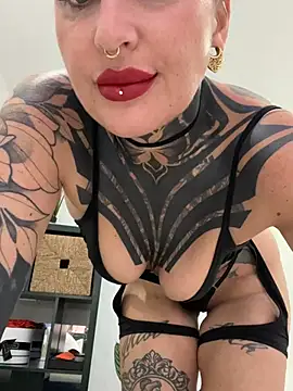 InkedBiitch online show from 05-04-26, 05:27