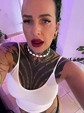 Snapshot of InkedBiitch chatting on 09-17-25, 03:14 InkedBiitch online show from 09-17-25, 03:14