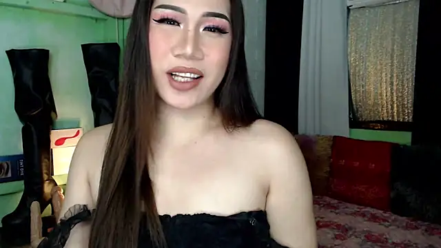Snapshot of elise_bloom69 chatting on 09-21-25, 04:01 elise bloom69 online show from 09-21-25, 04:01