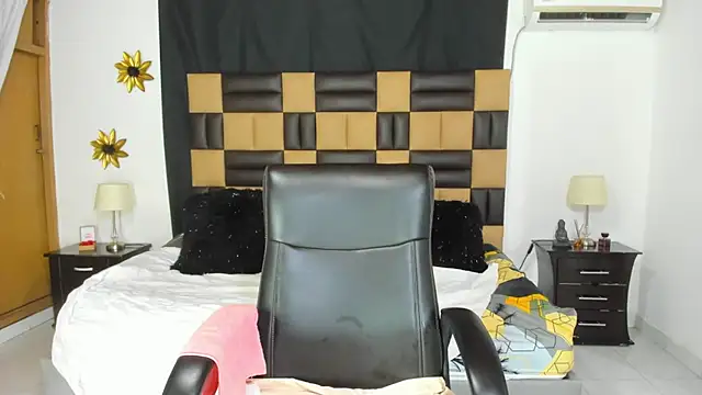 Snapshot of BarbieKano chatting on 02-12-25, 02:14 BarbieKano online show from 02-12-25, 02:14